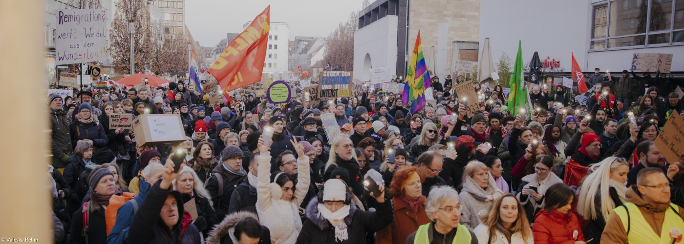 Nie wieder ist Jetzt! Demo gegen Rechts am 8.2.2025 am Kornmarkt Nürnberg